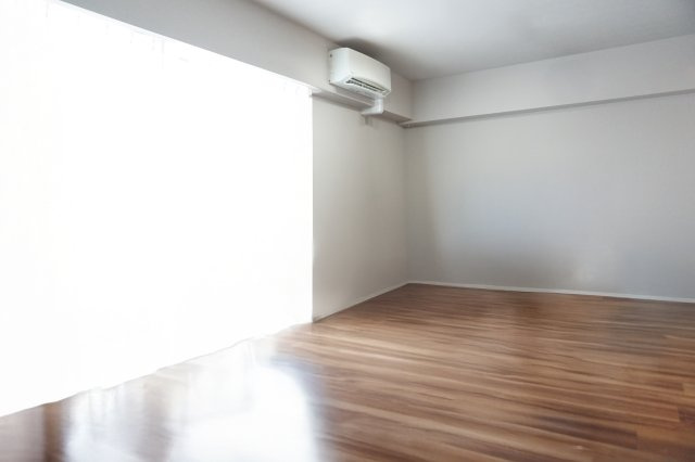 ザ・レジデンス大阪住道　6階の洋室|広々約18.7帖LDK☆エアコン付きで一年中快適な室内環境♪