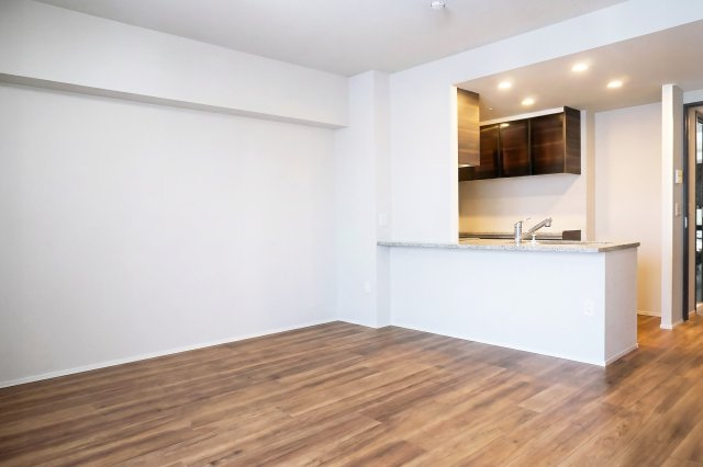 ザ・レジデンス大阪住道　6階のその他|会話が自然と生まれるカウンターキッチン♪