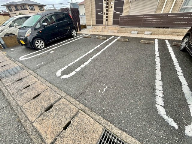 レグジーの駐車場