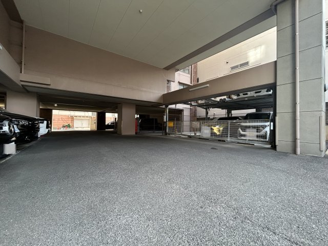 アクセス天神Ⅱの駐車場