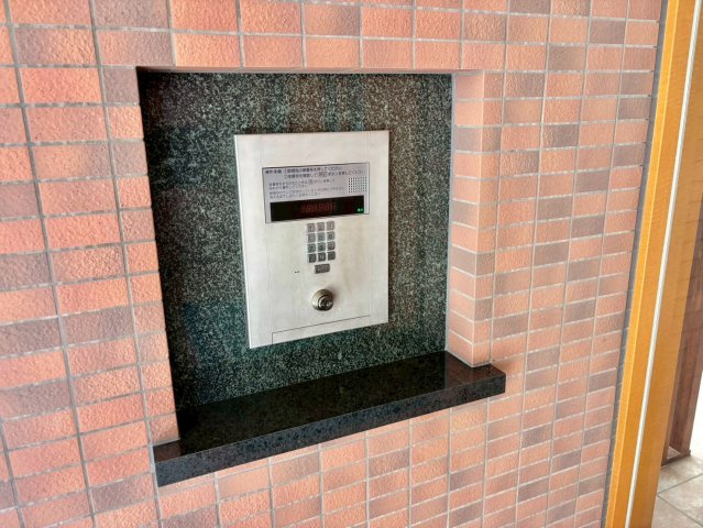 カリヨン三蔵田のエントランス