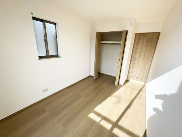 【洋室】 | 富士見市関沢2丁目　新築一戸建住宅　全2棟　(ふじみ野店) | バルコニーへアクセスできます！