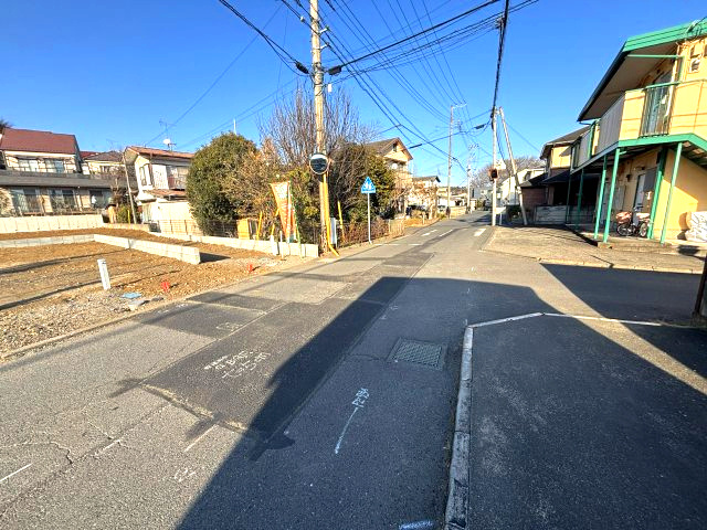 所沢市北秋津の前面道路含む現地写真|外観