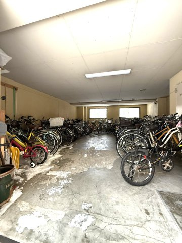 ダイアパレス北二条の駐車場