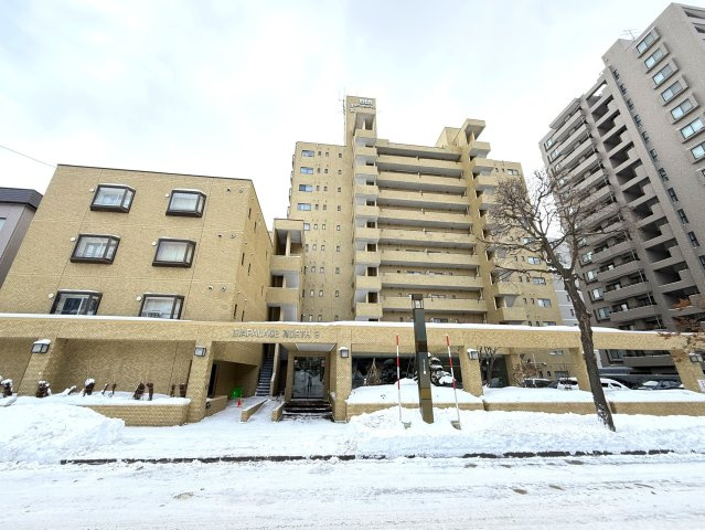 ダイアパレス北二条の外観