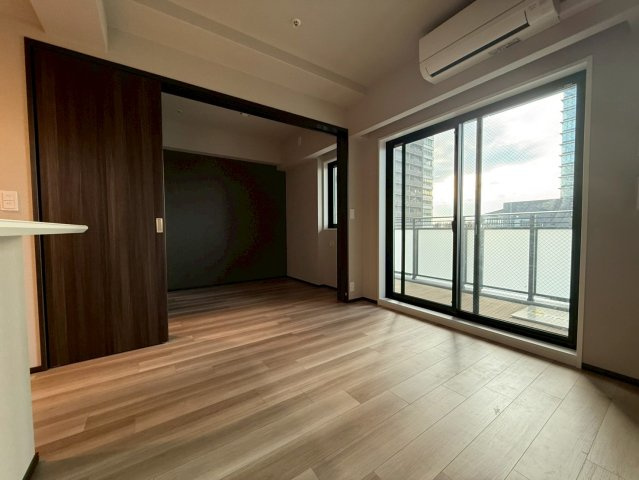 【洋室】 | ソルレヴェンテ新梅田 