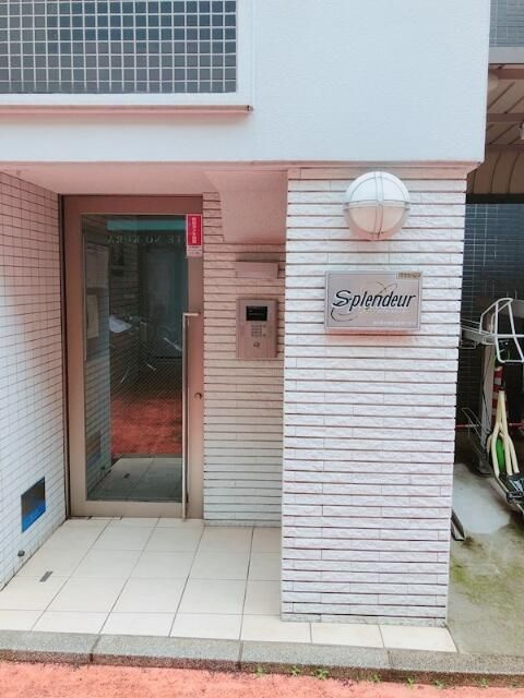 スプランドゥール（東京）のエントランス