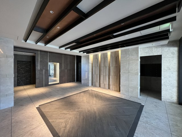 【エントランス】 | la Waison NAMBA west