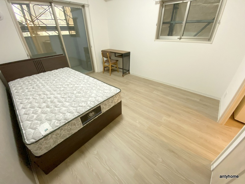 ボーベル玉造の洋室