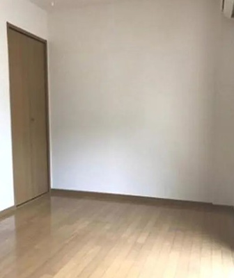 【居間・リビング】 | ラグーナ氷川台 | フローリングの使いやすい洋室です