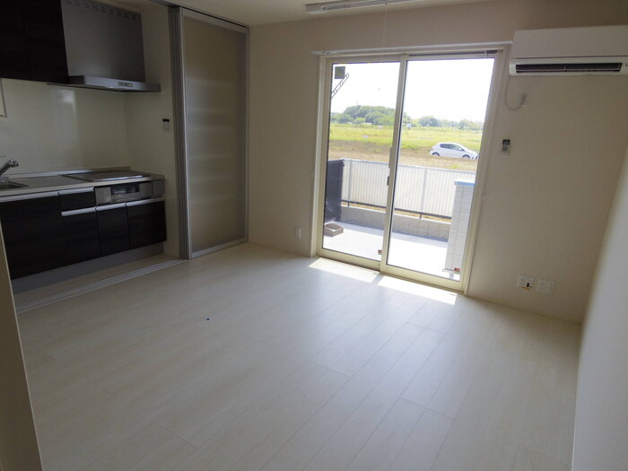 メテオール・スクエアの居間・リビング|リビング（エアコン・室内物干し付）