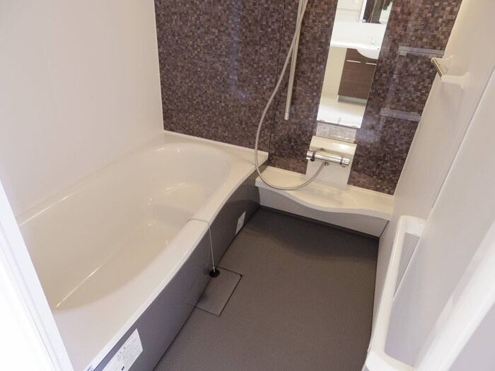 メテオール・スクエアの浴室|1坪タイプユニットバス（追焚給湯器・暖房機能付き浴室乾燥機付き）