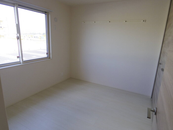 メテオール・スクエアの寝室|洋室（ハングバー付）