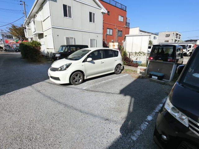 【駐車場】