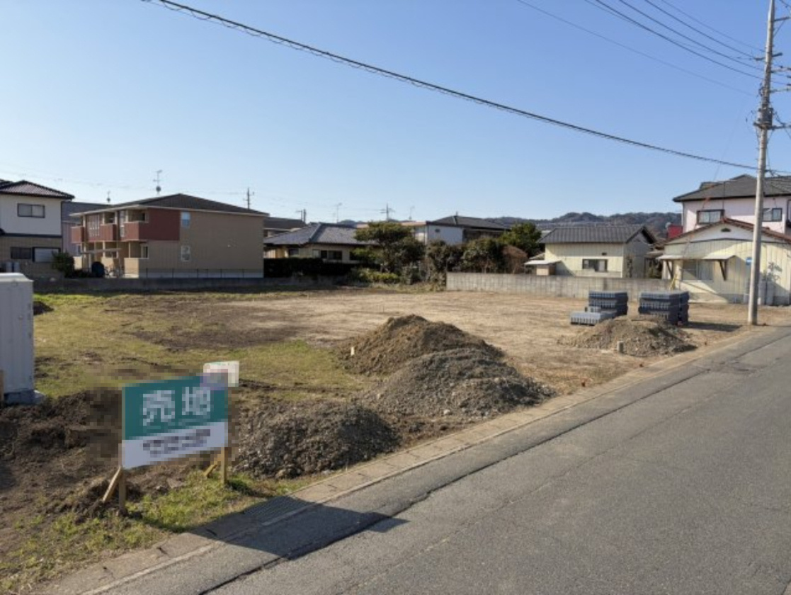 鮎川分譲地の前面道路含む現地写真