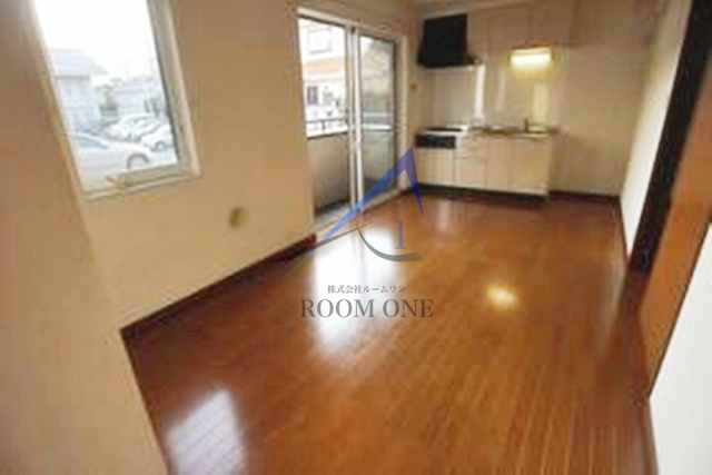 ベルカーサ岡本の居間・リビング|洋室のお部屋です。