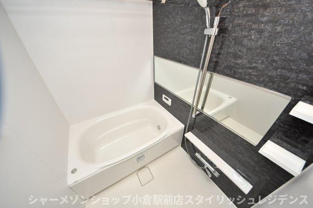 プレジデンス ざ 三萩野の浴室