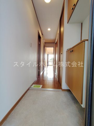 パーチェ Aの玄関|同建物内別部屋の写真です。