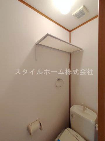 パーチェ Aのトイレ|同建物内別部屋の写真です。
