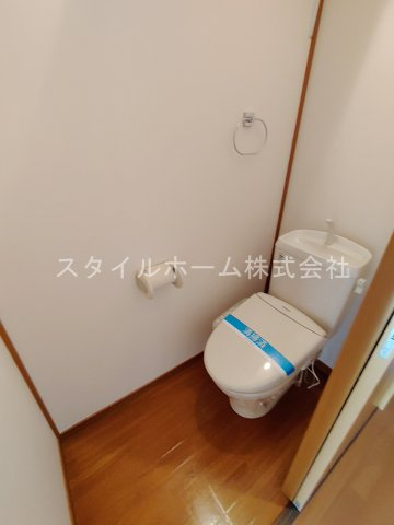パーチェ Aのトイレ|同建物内別部屋の写真です。