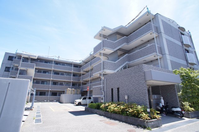 【外観】 | クレセントヒル | 外観は落ち着いています