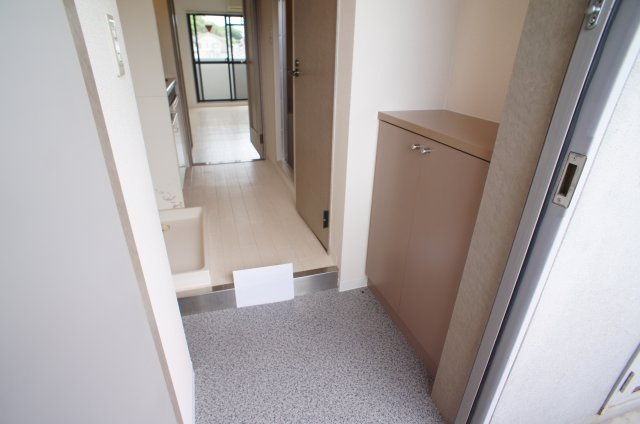 【玄関】 | クレセントヒル | ゆったりとした玄関です