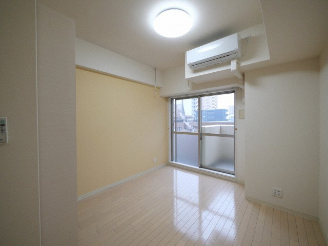 メゾン夕陽ヶ丘の居間・リビング