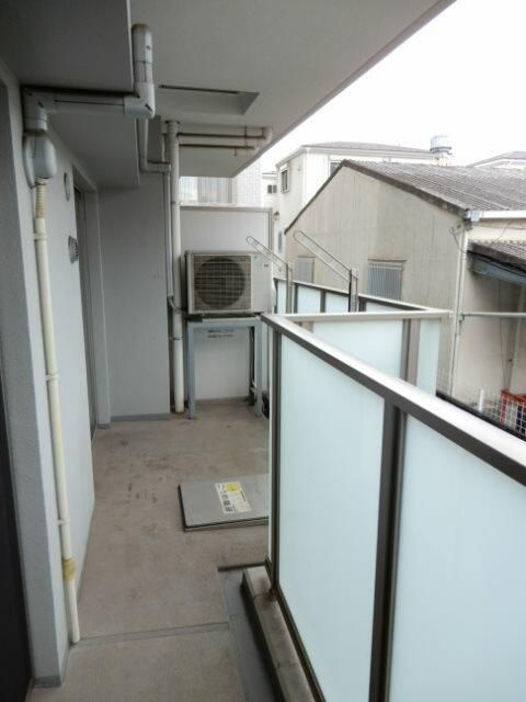 イニシア西日暮里のバルコニー