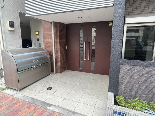 メゾン・シャトロワ深川扇橋のエントランス