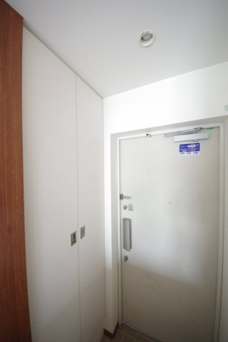 収納もある玄関です