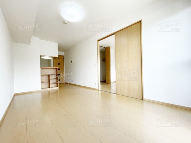 カトレアコートの居間・リビング|広いリビング☆