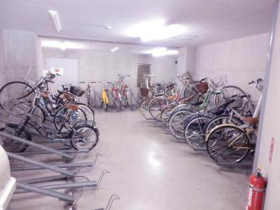 ライオンズ京都四条烏丸レジデンスの駐車場|駐輪場