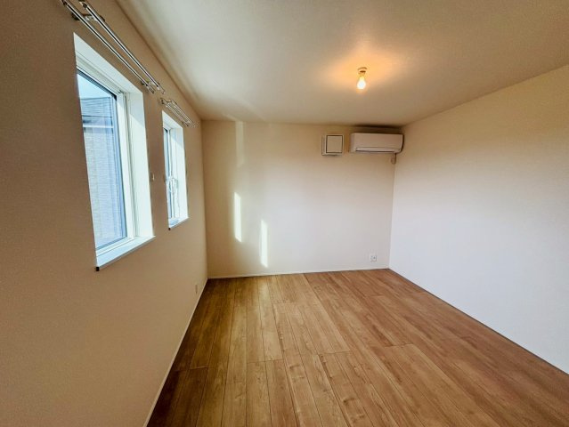 リナージュ／北区八景水谷3丁目／１号棟の洋室