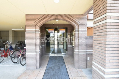 【エントランス】 | アベニューかずや