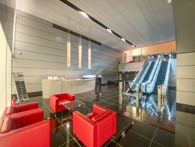 シティタワー新宿新都心のロビー|ゆとりのあるロビーです