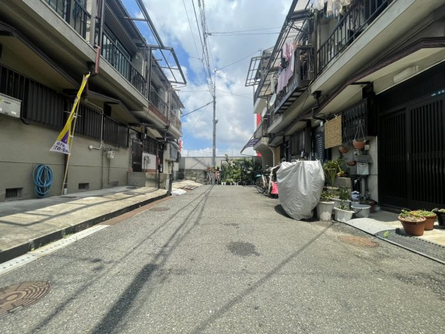 建築条件付き土地　大東町の前面道路含む現地写真
