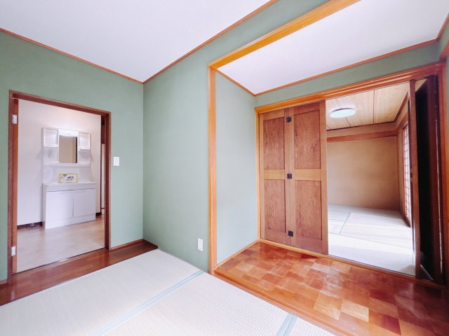 【中古戸建】足利市堀込町の和室|■和室｜和室でしか味わえない畳ならではの香りや素材で和のやすらぎを感じてください♪休日はお子様とお昼寝するのにも最適です！