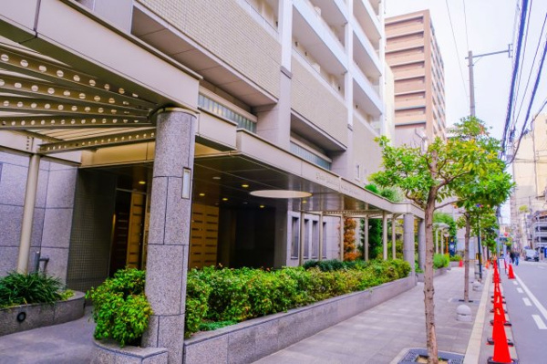 【周辺】 | 【周辺】マンション周辺の歩道もきれいに整備・管理されています！気持ちの良い並木道！