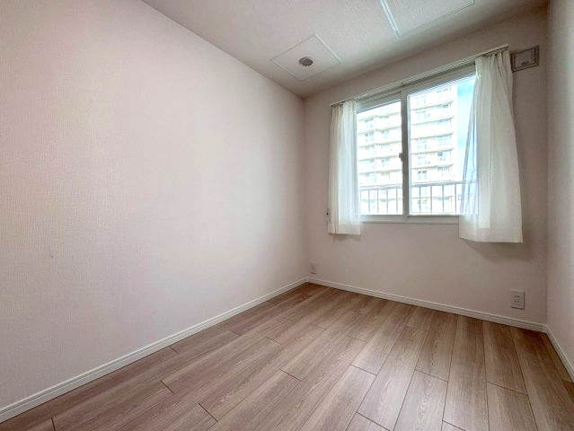 パークアベニュー3番館　Eコートの洋室