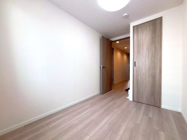 パークアベニュー3番館　Eコートの洋室