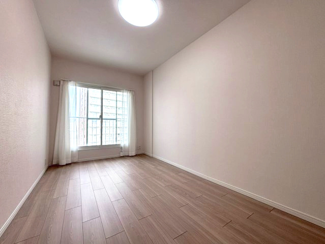 パークアベニュー3番館　Eコートの洋室