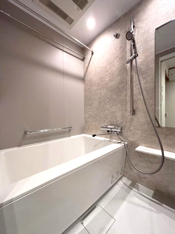 ファミール澄川の浴室