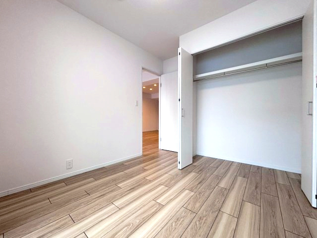 ファミール澄川の洋室