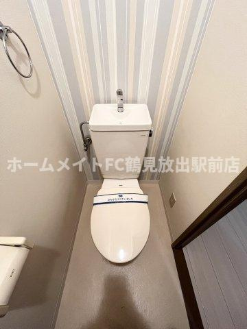 大阪市鶴見区浜５丁目の賃貸マンションのトイレ