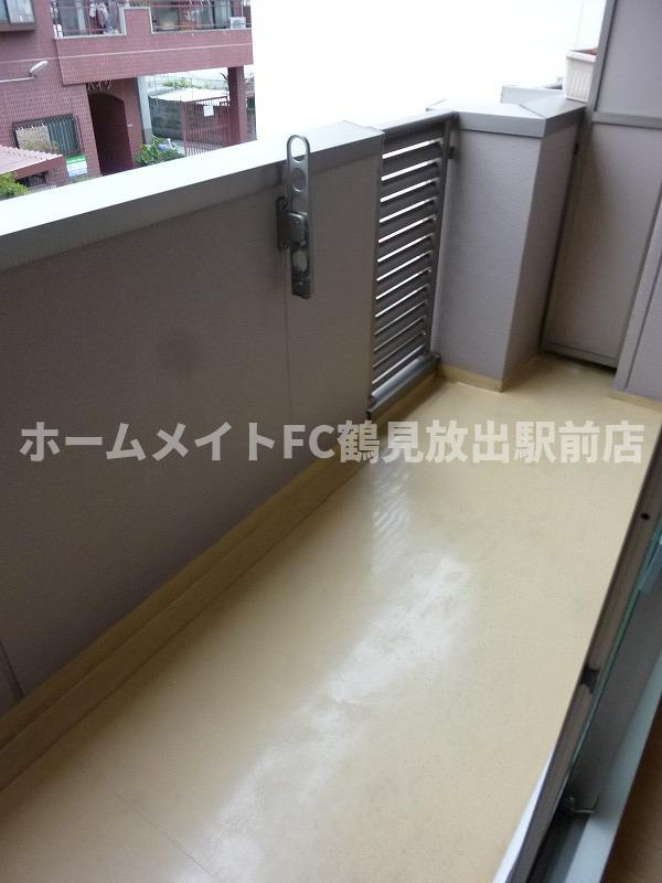 東大阪市西堤楠町３丁目の賃貸マンションのバルコニー