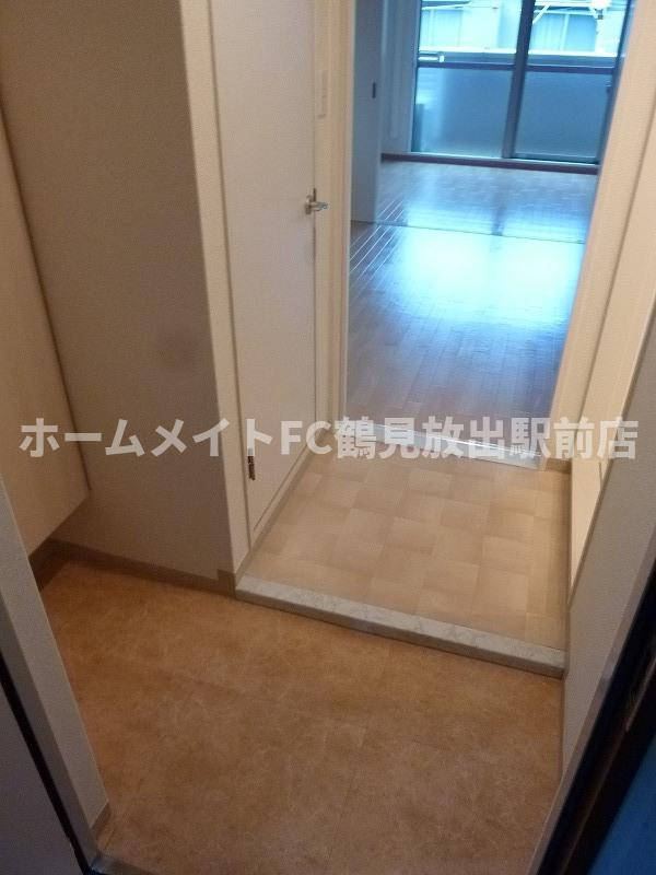 東大阪市西堤楠町３丁目の賃貸マンションの玄関