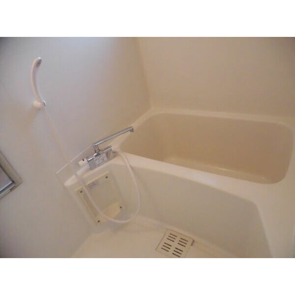 ラフォーレ西沢Ⅱの浴室