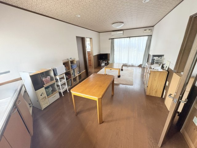 売店舗付き住宅　中央区富塚町の居間・リビング