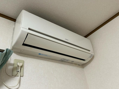 【設備】 | ウエストポール | エアコン完備で快適に過ごせます　※別部屋参考画像