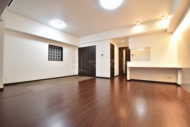 大阪市中央区材木町の賃貸マンションの居間・リビング